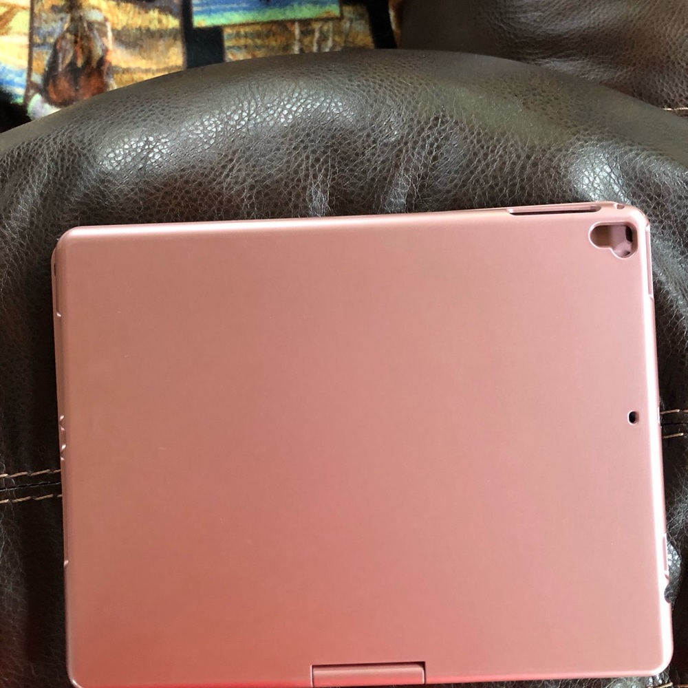 Lenrich Ipad Case With Bluetooth Keyboard - image 1